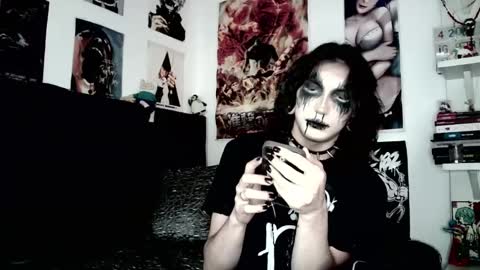 Snapshot of kiiller_queen chatting on May 27, 2026, 8:28 pm kenny online show from May 27, 2026, 8:28 pm