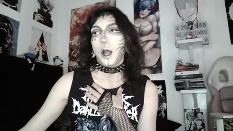 Snapshot of kiiller_queen chatting on June 2, 2026, 6:43 pm kenny online show from June 2, 2026, 6:43 pm