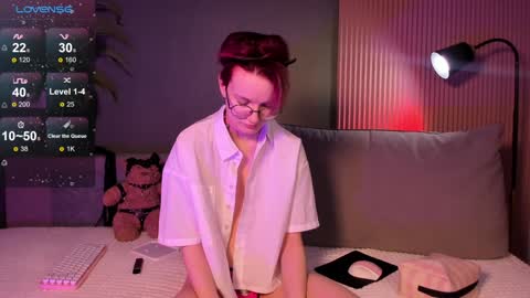 kiki_blue_eyes online show from January 19, 2025, 4:22 am