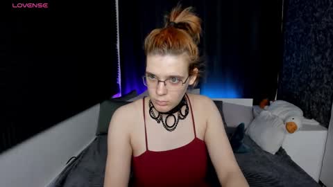 Snapshot of kiki_krash chatting on December 6, 2024, 1:33 pm Kiki online show from December 6, 2024, 1:33 pm