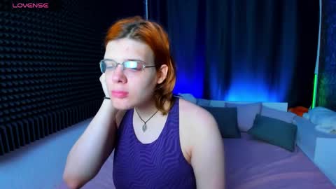 Snapshot of kiki_krash chatting on December 16, 2024, 10:08 am Kiki online show from December 16, 2024, 10:08 am