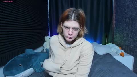 Snapshot of kiki_krash chatting on February 15, 2025, 10:11 am Kiki online show from February 15, 2025, 10:11 am