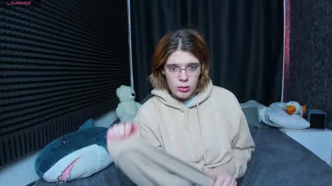 Snapshot of kiki_krash chatting on February 20, 2025, 10:16 am Kiki online show from February 20, 2025, 10:16 am