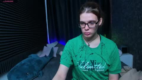 Snapshot of kiki_krash chatting on March 11, 2025, 10:07 am Kiki online show from March 11, 2025, 10:07 am