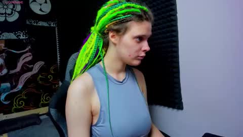 Snapshot of kiki_krash chatting on October 13, 2025, 10:04 am Kiki online show from October 13, 2025, 10:04 am