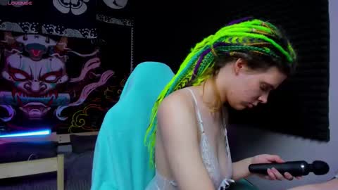 Snapshot of kiki_krash chatting on October 31, 2025, 10:05 am Kiki online show from October 31, 2025, 10:05 am