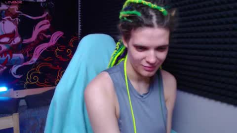 Snapshot of kiki_krash chatting on November 4, 2025, 9:52 am Kiki online show from November 4, 2025, 9:52 am