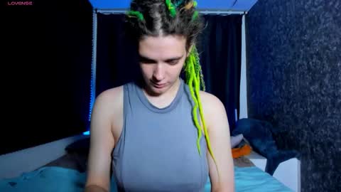 Snapshot of kiki_krash chatting on November 6, 2025, 11:44 am Kiki online show from November 6, 2025, 11:44 am