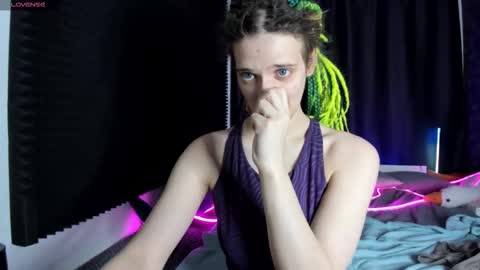 Kiki online show from December 20, 2025, 10:33 am