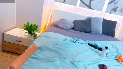 Kiki online show from May 11, 2026, 4:04 pm
