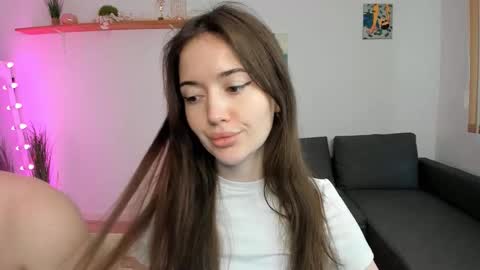 Snapshot of kiki_mcflurry chatting on September 26, 2025, 9:35 am PavelPolly online show from September 26, 2025, 9:35 am