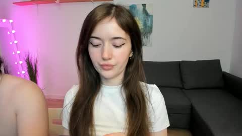 Snapshot of kiki_mcflurry chatting on October 24, 2025, 7:54 pm PavelPolly online show from October 24, 2025, 7:54 pm