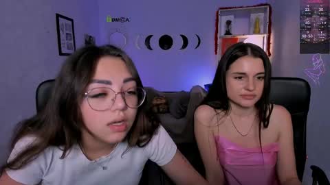 kiki_swan online show from May 7, 2026, 10:48 pm