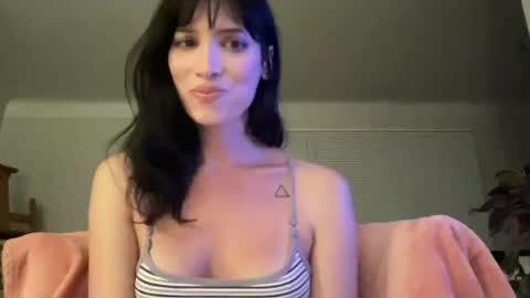 Snapshot of kikihart chatting on October 12, 2025, 2:21 am Kiki Hart online show from October 12, 2025, 2:21 am