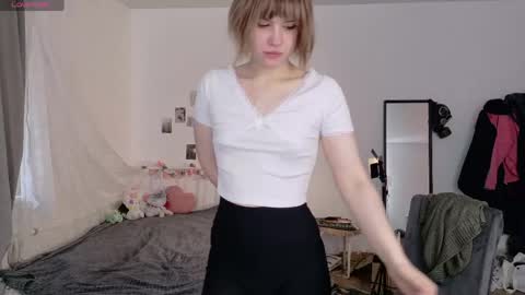 Snapshot of kikimoor chatting on May 30, 2026, 1:35 am Kiki online show from May 30, 2026, 1:35 am