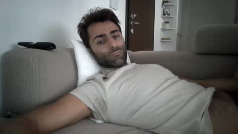 kikkus01 online show from October 7, 2025, 9:39 am