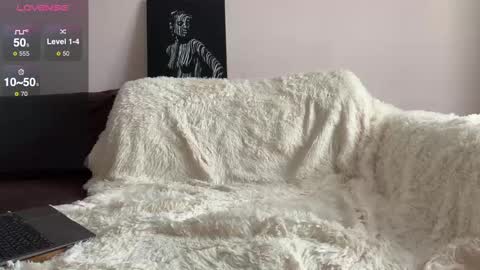 new video in description online show from February 4, 2025, 10:21 am