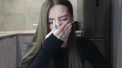 Snapshot of killer__girls chatting on December 19, 2024, 12:24 am EvaAnna online show from December 19, 2024, 12:24 am