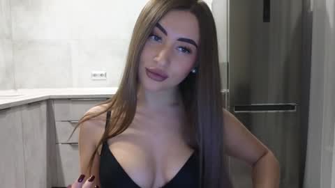 Snapshot of killer__girls chatting on January 11, 2025, 8:21 pm EvaAnna online show from January 11, 2025, 8:21 pm