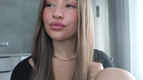 Snapshot of killer__girls chatting on March 4, 2025, 7:30 am EvaAnna online show from March 4, 2025, 7:30 am