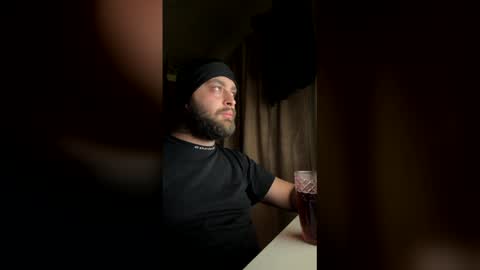 Snapshot of killerbeexxx chatting on June 1, 2026, 10:44 pm killerbeexxx online show from June 1, 2026, 10:44 pm