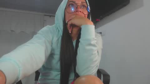 Snapshot of killey_saints chatting on December 20, 2025, 1:45 am killey online show from December 20, 2025, 1:45 am