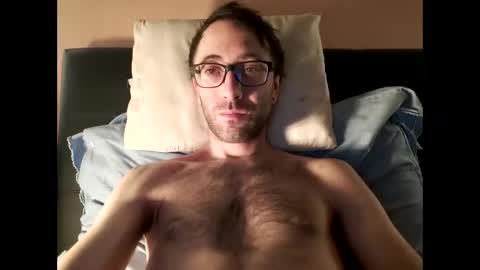 Snapshot of killua1993 chatting on November 18, 2025, 6:12 pm kingstoned online show from November 18, 2025, 6:12 pm