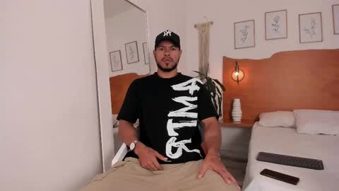 Snapshot of killua_zagarra_ chatting on September 13, 2025, 9:47 pm Kilua Muscle guy online show from September 13, 2025, 9:47 pm