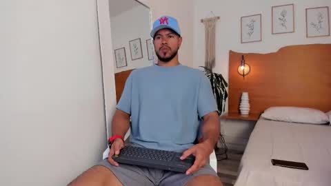 Snapshot of killua_zagarra_ chatting on October 9, 2025, 9:57 pm Kilua Muscle guy online show from October 9, 2025, 9:57 pm