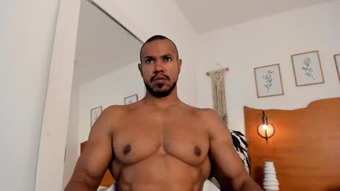 Snapshot of killua_zagarra_ chatting on November 27, 2025, 8:44 pm Kilua Muscle guy online show from November 27, 2025, 8:44 pm