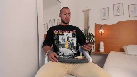 Snapshot of killua_zagarra_ chatting on January 8, 2026, 9:39 pm Kilua Muscle guy online show from January 8, 2026, 9:39 pm