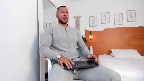 Snapshot of killua_zagarra_ chatting on March 24, 2026, 8:36 pm Kilua Muscle guy online show from March 24, 2026, 8:36 pm