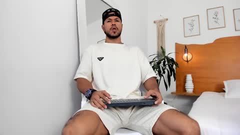 Snapshot of killua_zagarra_ chatting on April 2, 2026, 7:11 pm Kilua Muscle guy online show from April 2, 2026, 7:11 pm