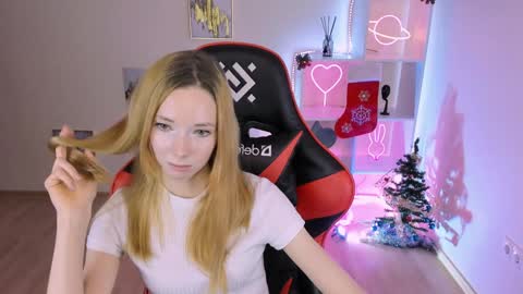 Snapshot of kim_boyd chatting on December 16, 2024, 3:11 pm kim_boyd online show from December 16, 2024, 3:11 pm