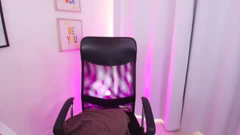Snapshot of kim_burton_1 chatting on July 17, 2026, 12:56 pm Kimberly online show from July 17, 2026, 12:56 pm