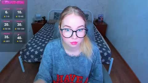 Snapshot of kim_girl_next_door chatting on November 30, 2025, 10:19 am KIM online show from November 30, 2025, 10:19 am