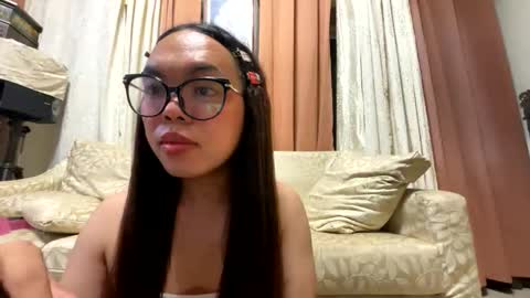 Snapshot of kim_kyile chatting on June 2, 2026, 3:47 pm KYLIE online show from June 2, 2026, 3:47 pm