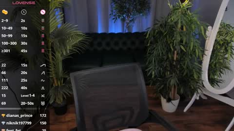 Snapshot of kim_lyn chatting on December 3, 2024, 8:49 am KIM online show from December 3, 2024, 8:49 am