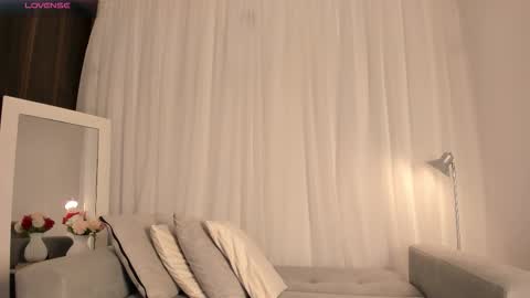 Snapshot of kim_spencer chatting on December 4, 2025, 1:31 pm Kim online show from December 4, 2025, 1:31 pm