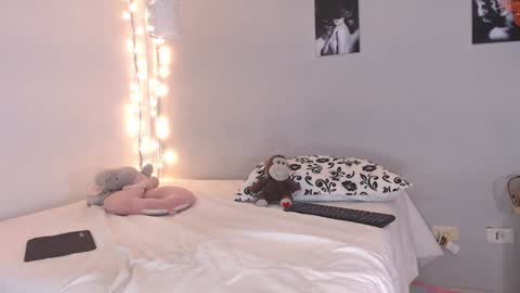 Snapshot of kimandyuk chatting on December 14, 2024, 10:28 pm Kim Yuk online show from December 14, 2024, 10:28 pm