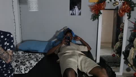 Snapshot of kimandyuk chatting on December 18, 2024, 7:30 pm Kim Yuk online show from December 18, 2024, 7:30 pm