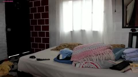 Snapshot of kimandyuk chatting on November 12, 2025, 5:57 pm Kim Yuk online show from November 12, 2025, 5:57 pm