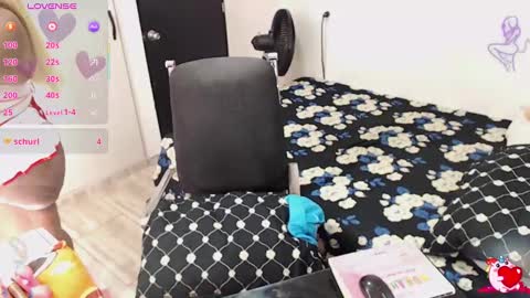 Snapshot of kimberly_bellu chatting on February 13, 2025, 11:37 pm Anita. online show from February 13, 2025, 11:37 pm