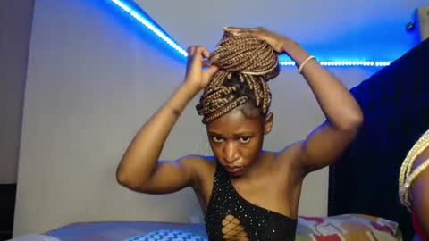 Snapshot of kimberly_chloe chatting on July 30, 2026, 7:24 pm Kimberly online show from July 30, 2026, 7:24 pm