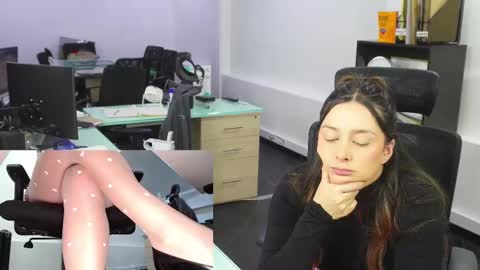 Snapshot of kimberly_clars chatting on February 21, 2025, 9:00 pm Kimberly 1200-1900 GMT-5 online show from February 21, 2025, 9:00 pm