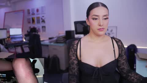 Snapshot of kimberly_clars chatting on October 17, 2025, 7:05 pm Kimberly 1200-1900 GMT-5 online show from October 17, 2025, 7:05 pm