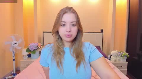 kimberly_mm online show from December 10, 2024, 7:05 am