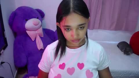 Snapshot of kimberly_slim chatting on November 11, 2025, 12:49 pm Kim online show from November 11, 2025, 12:49 pm