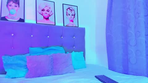 Snapshot of kimberly_thompsom chatting on December 4, 2024, 7:12 pm Your Queen KIM online show from December 4, 2024, 7:12 pm