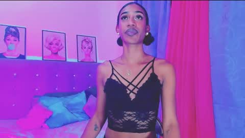 Snapshot of kimberly_thompsom chatting on January 4, 2025, 2:14 am Your Queen KIM online show from January 4, 2025, 2:14 am